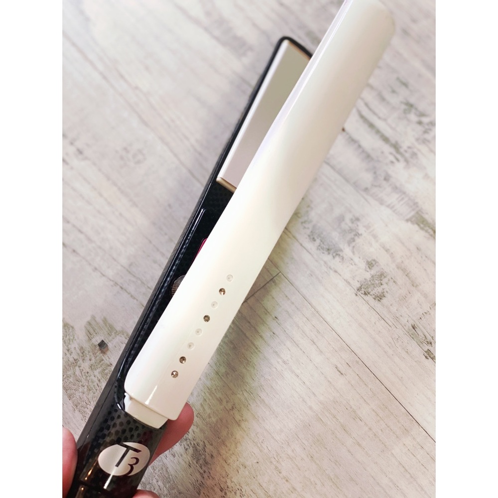 T3 Singlepass Flat Iron 1” Black model 735 styler